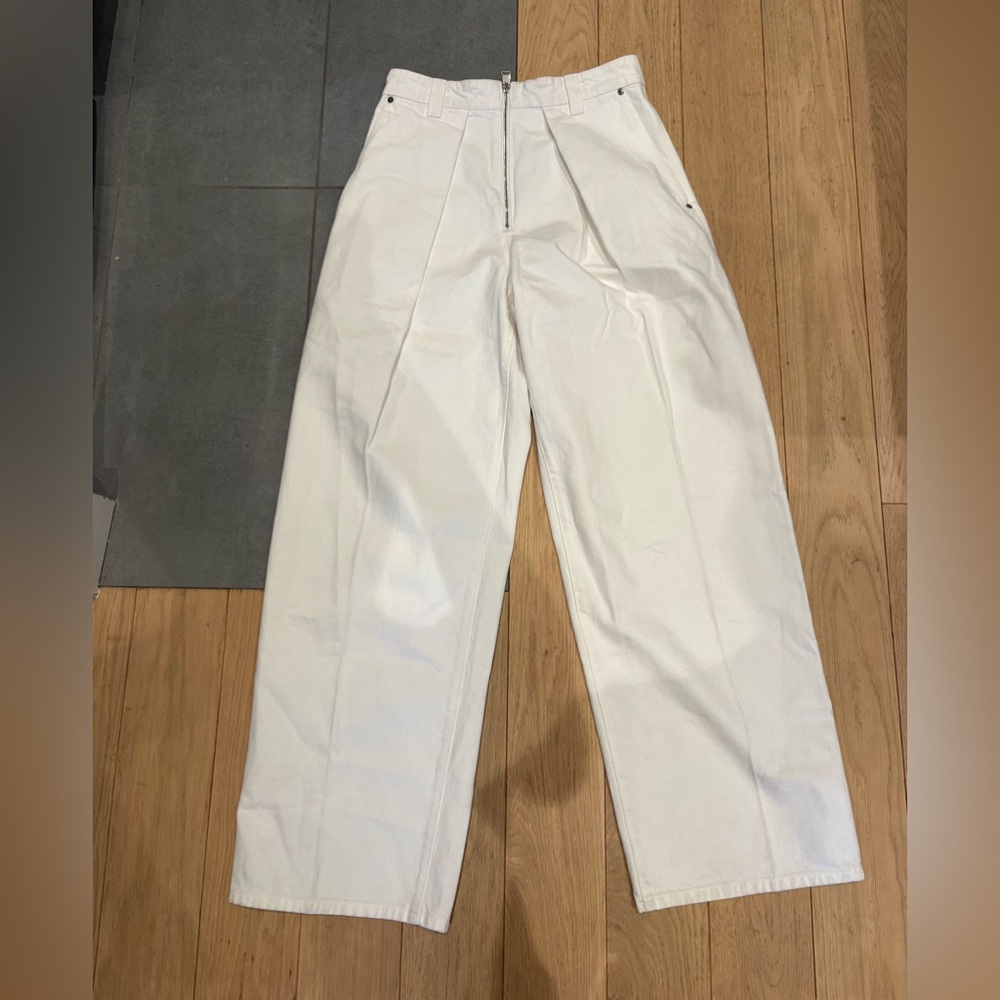 Khaite Marine High-Waist Pleated Wide-Leg Zipper Fly White Jeans